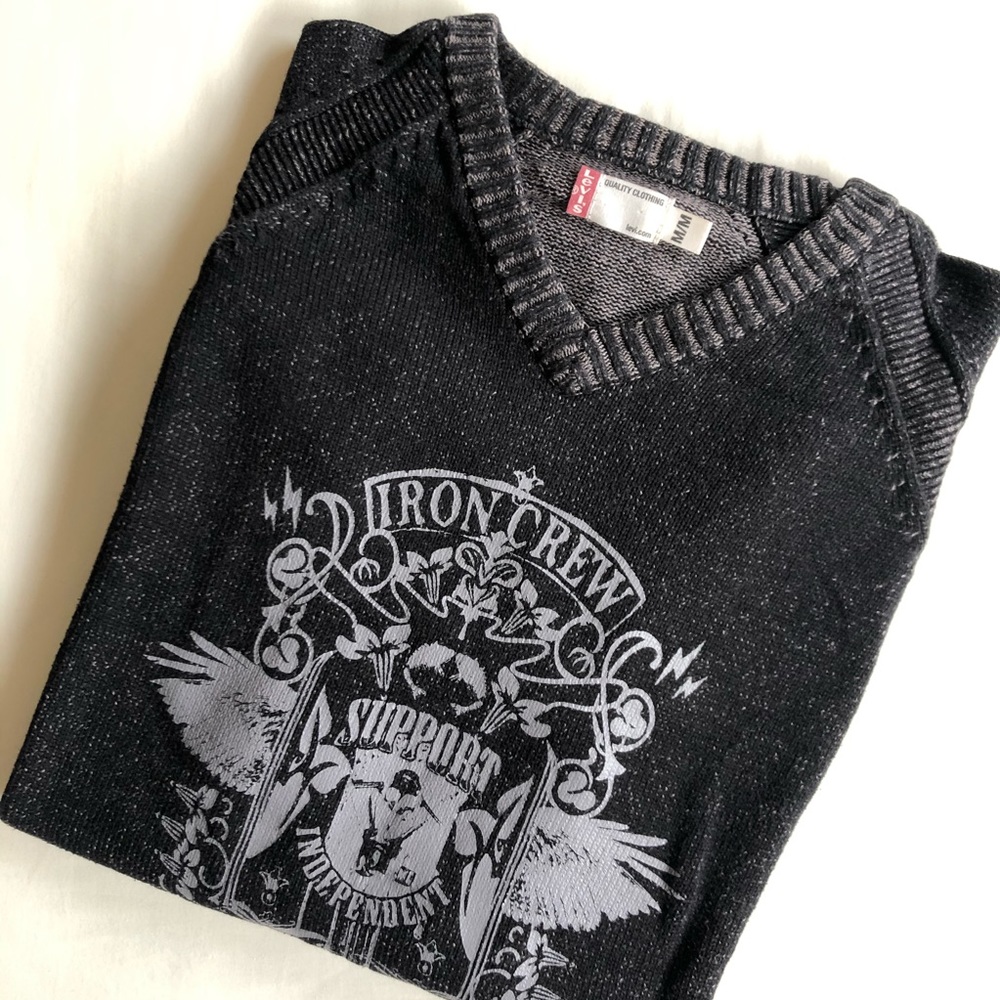 Levi’s Black V-Neck Sweater M